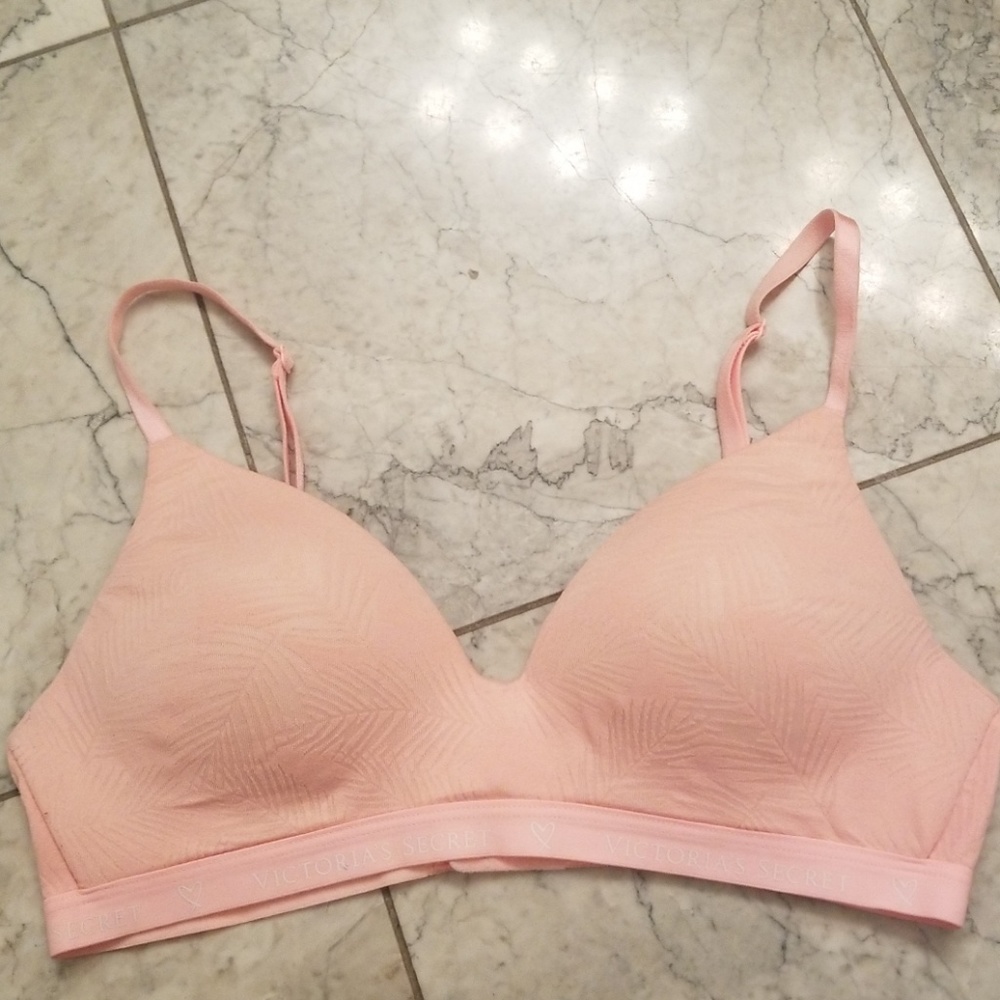 VS wireless bra